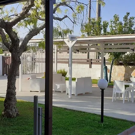 I Tre Ciliegi أوترانتو