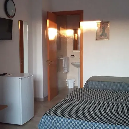 I Tre Ciliegi Oda ve Kahvaltı 3*