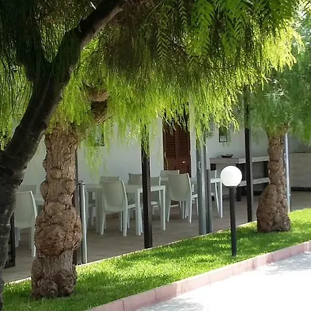 فندق مبيت وإفطار I Tre Ciliegi أوترانتو