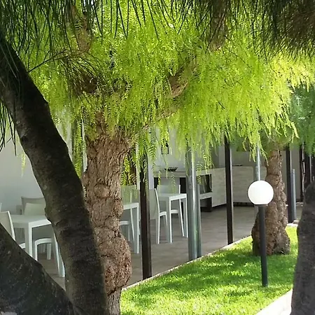 לינה וארוחת בוקר I Tre Ciliegi אוטרנטו